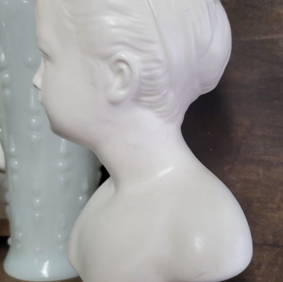Bust of Girl by: National Potteries - Picture 2 of 3